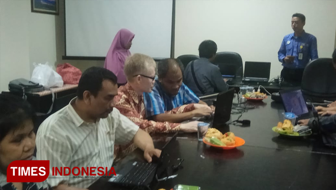 Tuna Netra Kota Batu Dilatih Gunakan Komputer
