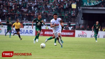 Menghindari Suporter Bonek, Tiga Mobil Kecelakaan Beruntun 