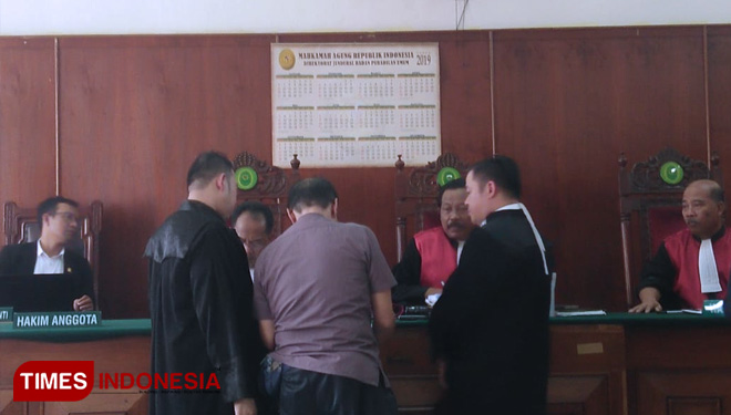 Direktur Proyek CBM Boy Tarliman dalam sidang lanjutan sengketa lahan Untag. (FOTO: Istimewa for TIMES Indonesia)