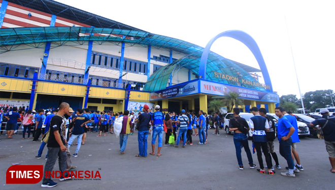 Petugas-kepolisian-Arema4.jpg