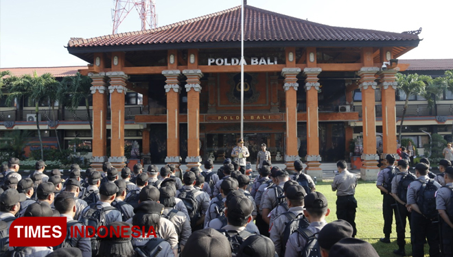 Polda Bali saat melaksanakan apel kesiapan pergeseran personel yang dilaksanakan di halaman Mapolda Bali, Senin (15/4/2019).(FOTO IST/TIMES Indonesia).