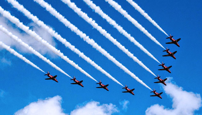 Jupiter Aerobatic Team kebanggaan bangsa Indonesia sedang menari di Angkasa pada salah satu event Internasional. (Foto: Penlanud Iswahjudi)