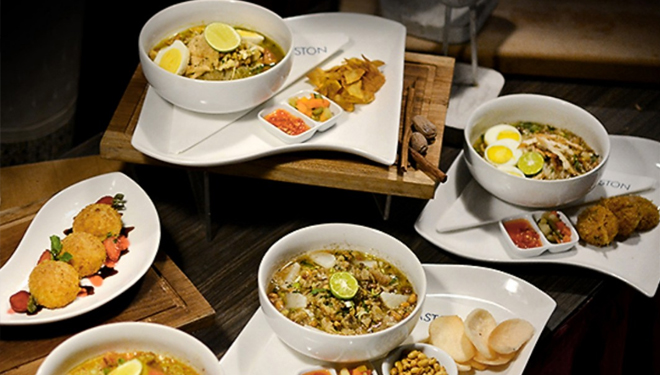 Enjoy various kinds of soto and fresh drinks in Jempiring Restaurant at Aston Denpasar Hotel & Convention Center