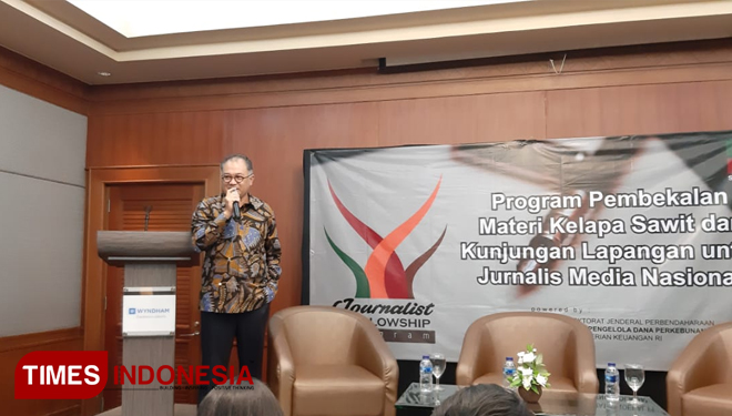 Dirut BPDP-KS Dono Boestami saat pemaparan Program Pembekalan Jurnalist Fellowship Program Gelombang I. (FOTO: Rizki Amana/TIMES Indonesia)