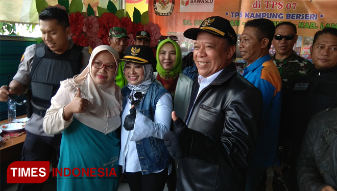 Bupati Lamongan, Fadeli, bersama Forkopimda melakukan sidak ke TPS 07, Desa Deket Wetan, Kecamatan Deket, Lamongan, Rabu (17/4/2019). (FOTO: MFA Rohmatillah/TIMES Indonesia)