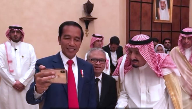 Presiden Joko Widodo ngevlog dengan Raja Salman (FOTO: youtube/@presidenjokowidodo)