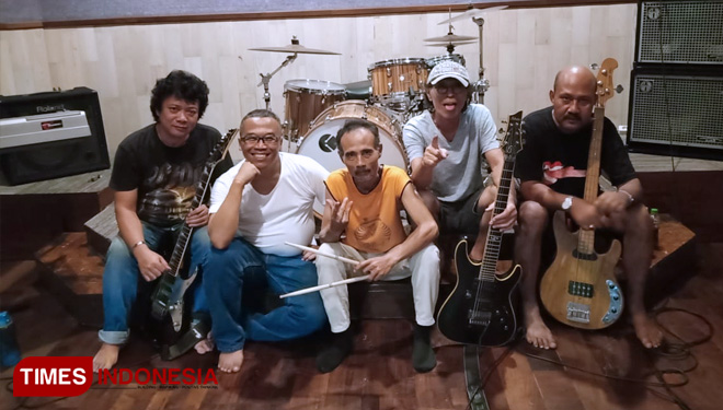 Personil-Rolland-Band-Yogyakarta3.jpg