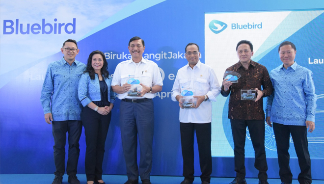 Sejumlah Menteri hadir di acara peluncuran armada taksi bertenaga listrik yang dioperasikan oleh Bluebird Group, di Jakarta, Senin (22/4/2019) (Foto: Istimewa)