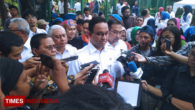 DKI Jalankan Program KLJ, Gubernur Anies: Layani Lansia Layaknya Customer Platinum