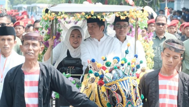 Presiden RI Joko Widodo (tengah). (FOTO: istimewa)