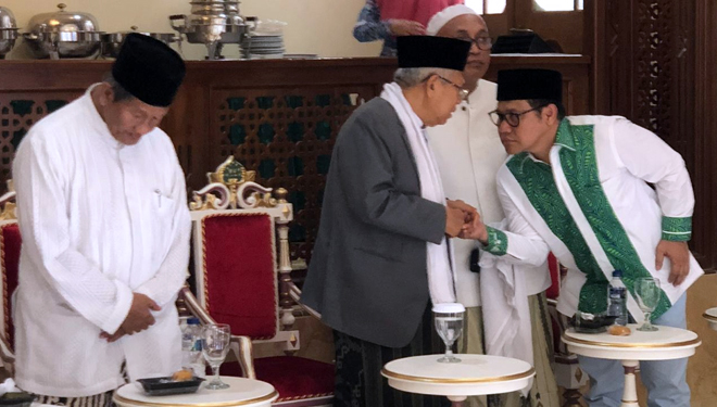 Muhaimin Iskandar menyapa Kiai Ma'ruf Amin dalam sebuah acara di PWNU DIY. (FOTO: Istimewa)