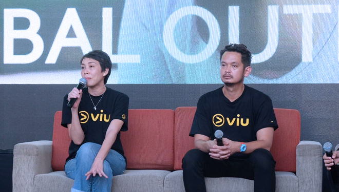 Diskusi film Halustik bersama Myra Suraryo, Senior Vice President Marketing Viu, dengan penonton Arch Project Fest Film Musik Makan Surabaya di Surabaya Town Square, Sabtu (27/4/2019). (FOTO: Istimewa)