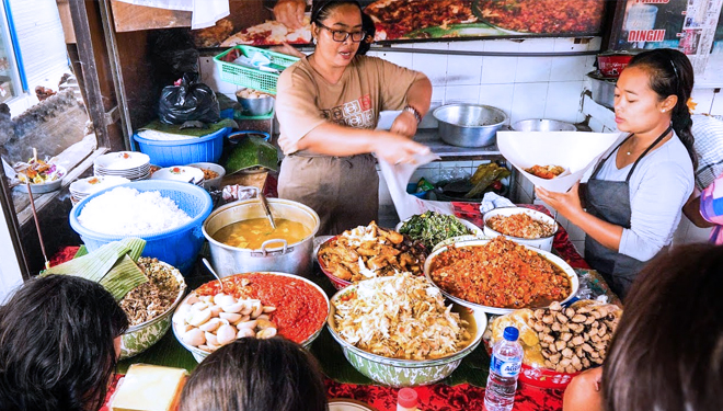 Indonesian Street Food. (PHOTO: YouTube)