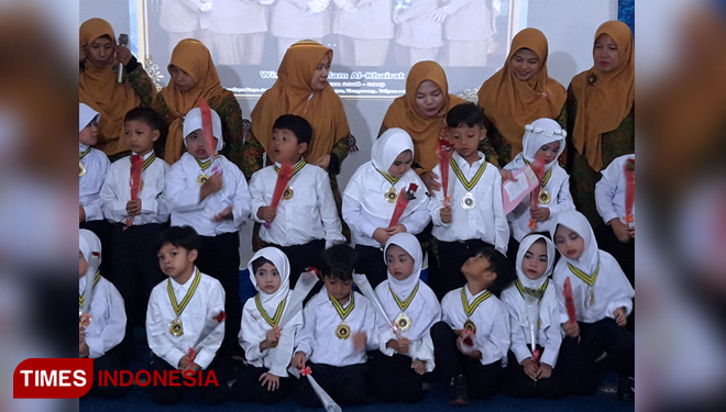 Acara pelepasan murid kelompok B tahun ajaran 2018/2019 di Aula Pertemuan Masjid Al Muhajirin Larangan Indah Kota Tangerang. (FOTO: Ivan Iskandaria/TIMES Indonesia)