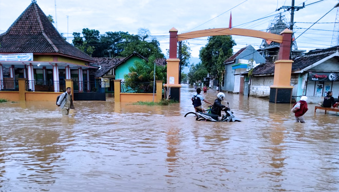 Hujan Deras Semalaman, Pasuruan Dilanda Banjir