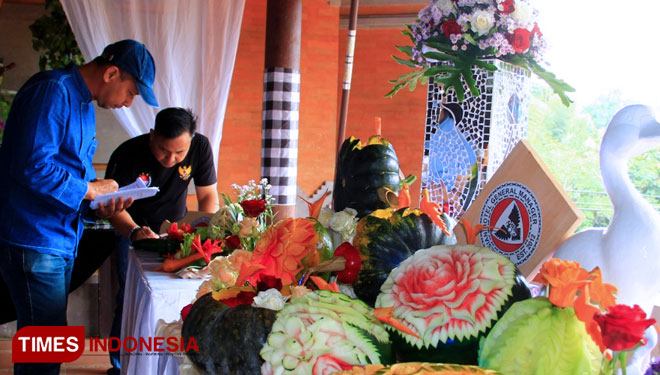 Fruit-Carving-c.jpg