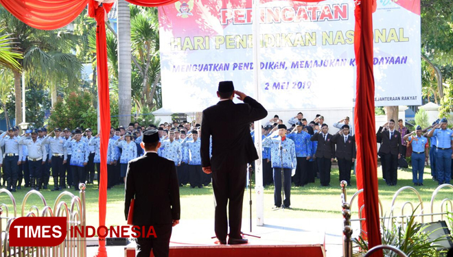 Upacara peringatan Hari Pendidikan Nasional di Kota Kediri. (FOTO: Canda Adisurya/TIMES Indonesia)