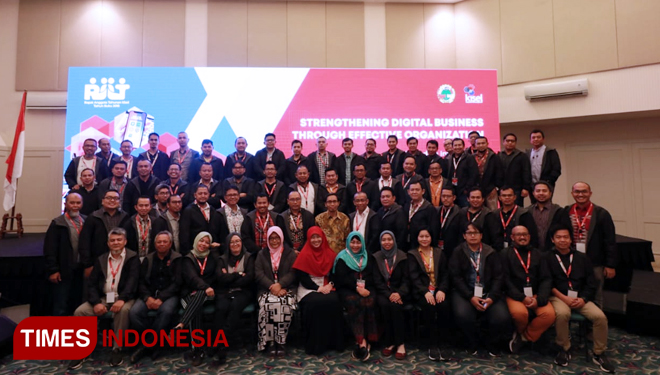 Deputi Kelembagaan Kemenkop dan UKM Luhur Pradjarto dalam Rapat Anggota Tahunan (RAT) tahun buku 2018 Koperasi Telekomunikasi Seluler (KISEL). (FOTO: Ali For TIMES Indonesia)