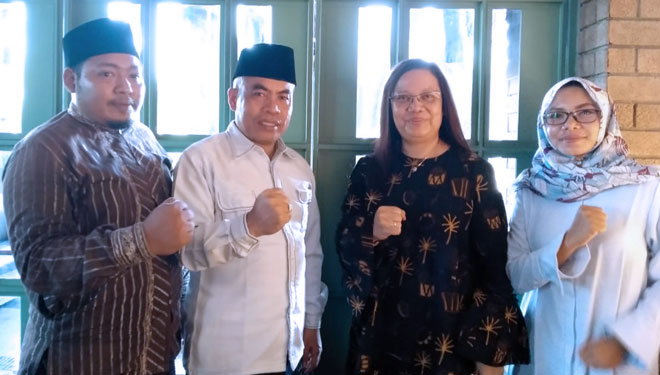 Ketua Lembaga Ekonomi Syariah NU NTB, H Lalu Winengan (Kedua dari Kiri) bersama Pendiri Saka Foundation Karina De Vega dan stafnya.(FOTO: Istimewa)