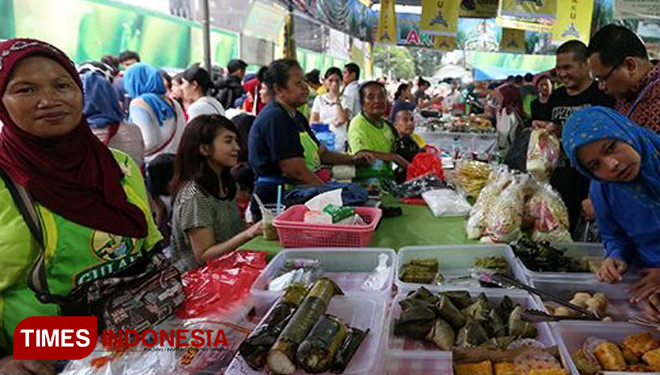 Sentra Kuliner Takzil Berbuka Puasa di Pasar Benhil Jakarta Pusat. (Foto: Ivan Iskandaria/TIMES Indonesia)