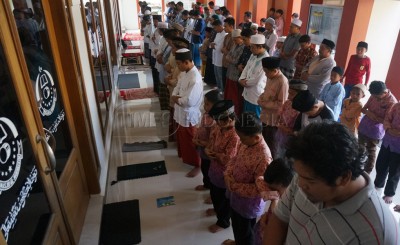 Sholat Jumat Pertama Ramadhan Di Masjid Tertua Di Kota Batu