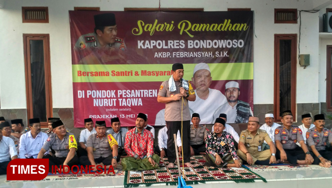 Bukber dengan Ratusan Santri, Kapolres Bondowoso: Santri 