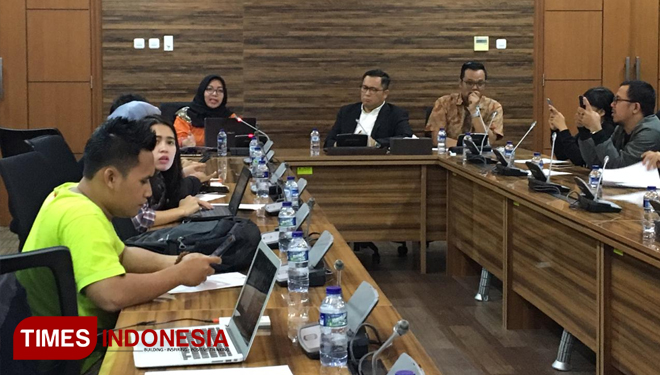 Deputi Statistik Distribusi dan Jasa Badan Pusat Statistik (BPS), Yunita Rusanti mengemukakan, nilai ekspor industri pengolahan mengalami penurunan yang cukup dalam pada April 2019. Di Gedung Kemenko perekonomian. (Foto: Edi Junaidi ds/TIMES Indonesia)