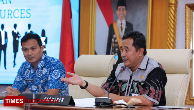 Kepala Pusat Penerangan Kementerian Dalam Negeri, Bahtiar di Kantornya, Jakarta. (FOTO: Hasbullah/TIMES Indonesia).