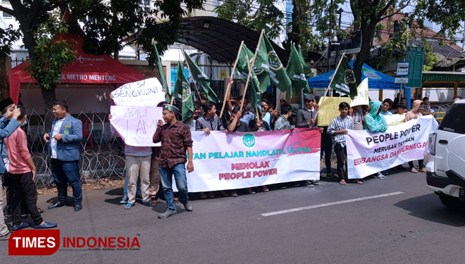 Aksi Pimpinan Pusat Ikatan Pelajar Nahdlatul Ulama (NU) Dalam Menyikapi Hasil Perhitungan Suara Pemilu 2019 (FOTO : Pimpinan Pusat Ikatan Pelajar NU For TIMES Indonesia)