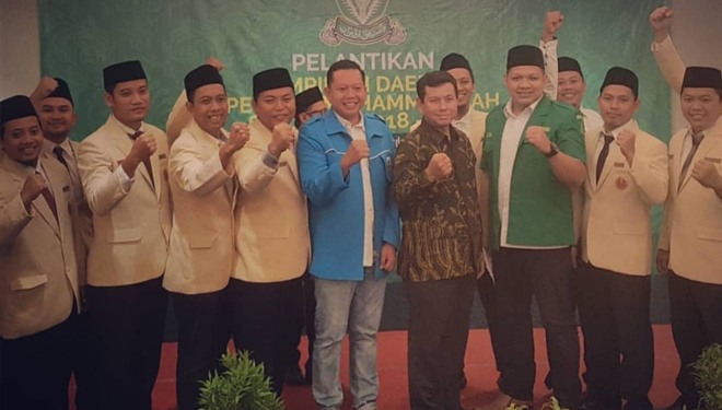 Ketua Dewan Pimpinan Daerah (DPD) Komite Nasional Pemuda Indonesia (KNPI) Kabupaten Sidoarjo, Ridho Prasetyo (jas biru)