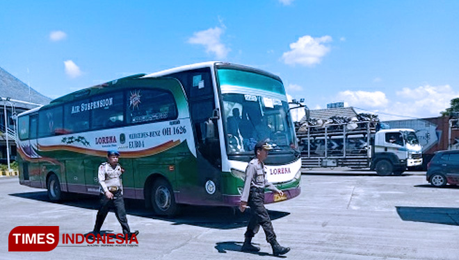 Kepulangan 26 penumpang bis Lorena ke Nusa Tenggara Timur. (FOTO: Agung Sedana/TIMES Indonesia)