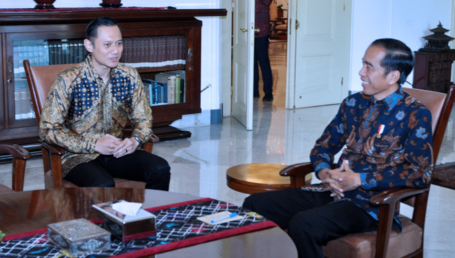 Komandan Satuan Tugas Bersama Partai Demokrat, Agus Harimurti Yudhoyono (AHY) bertemu Joko Widodo di Istana Kepresidenan, Jakarta, Rabu (22/5/2019). (FOTO: Setkab RI)