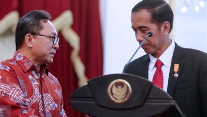 Ketua Umum DPP PAN, Zulkifli Hasan bersama Presiden Jokowi, (FOTO: Istimewa)
