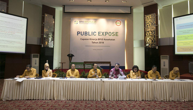 Direktur Utama BPJS Kesehatan, Fachmi Idris (empat dari kiri) dalam acara Public Expose BPJS Kesehatan tahun 2019 di Jakarta. (Foto: Istimewa)
