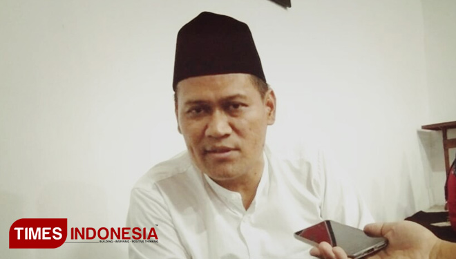 Ketua DPC PDIP Magetan, Sujatno saat memberikan keterangan. (FOTO: M Kilat Adinugroho/TIMES Indonesia)