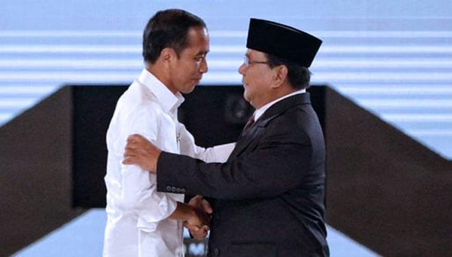 Presiden Jokowi dengan Capres 02 Prabowo Subianto (FOTO: CNN Indonesia/Adhi Wicaksono)