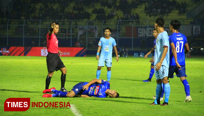 Pertandingan Arema FC vs Persela Lamongan dalam Liga 1 2019 tadi malam (27/05/2019). (Tria Adha/TIMES Indonesia)