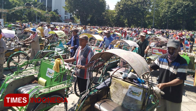 Santunan-Tukang-Becak.jpg