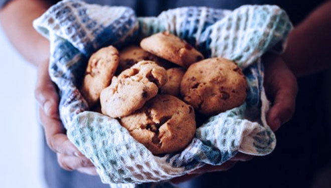 Jangan Berlebihan Makan Kue Kering saat Lebaran, Mengapa?