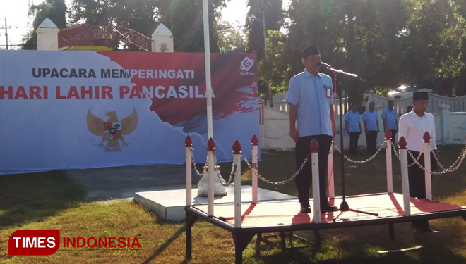 Kepala Divisi Keamanan Sentot Pimpin Upacara Hari Lahirnya Pancasila, Sabtu, (01/19) (FOTO: Ridwan Sutarjo/TIMES Indonesia)