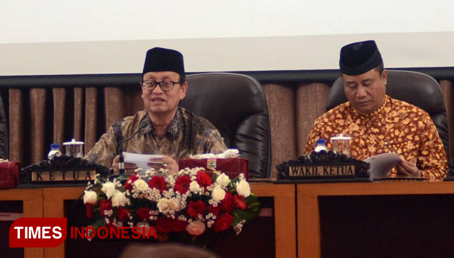 Ketua DPRD Kabupaten Malang Hari Sasongko saat memimpin sidang paripurna (Foto : Binar Gumilang / TIMES Indonesia)