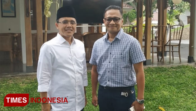 Lukman Yani SH, bersama Bupati Banyuwangi, Abdullah Azwar Anas. (Foto : Syamsul Arifin/ TIMES Indonesia)