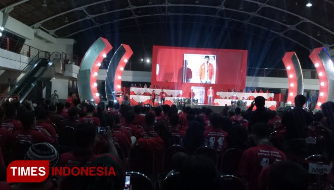 Raja juli saat memberikan sambutan dihadapan kader PSI. Selasa, 11/12/2018(FOTO:Nasrullah/TIMESIndonesia)