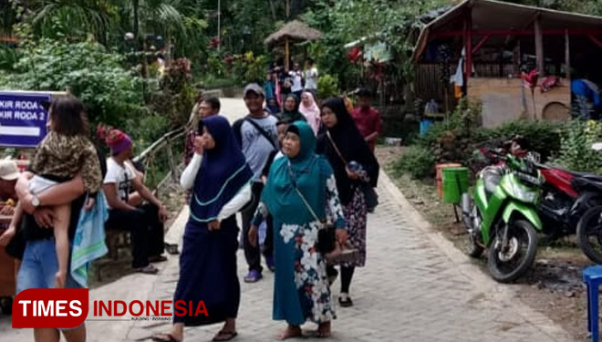 Wisata alam Bukit Selo Ondo yang dipadati wisatawan saat libur lebaran. (FOTO: Ardian Febri TH/TIMES Indonesia)