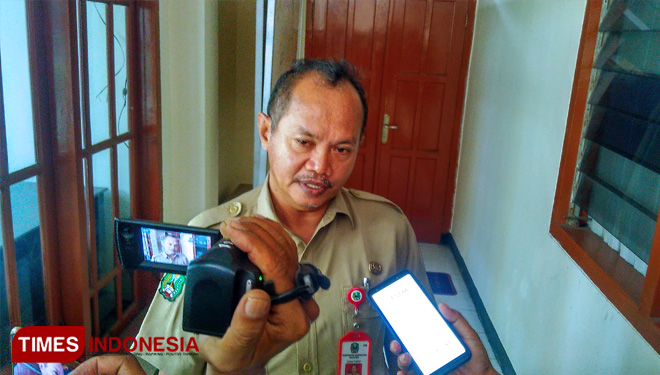 Kepala DTPHPKP Kabupaten Magetan, Edy Suseno, saat memberikan keterangan. (FOTO: M Kilat Adinugroho/TIMES Indonesia)