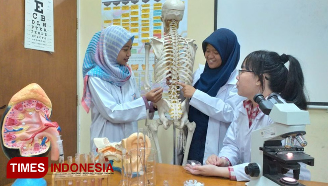 Mahasiswa-Unair-Surabaya-2.jpg