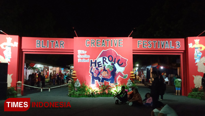 Pintu masuk Blitar Creative Festival 3 yang diselenggarakan oleh Pemerintah Kota Blitar di Pusat Informasi Pariwisata dan Perdagangan (PIPP), Jumat (14/6/2019). (FOTO: Sholeh/TIMES Indonesia)