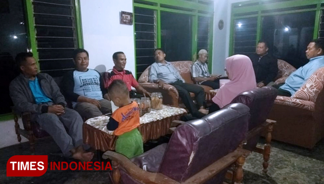 Halal Bi Halal dan Silaturahmi Komandan Koramil 0824/20 Gumukmas Ke Rumah Para Purnawirawan. (FOTO: AJP TIMES Indonesia)