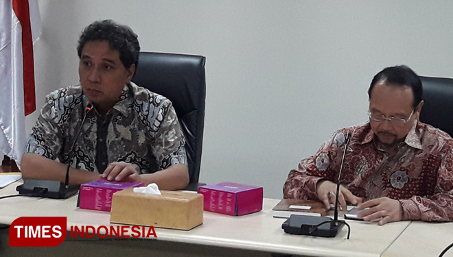 Dirjen Kebudayaan, Hilmar Farid  bersama Pimpinan Delegasi Indonesia Prof. Aman Wirakartakusumah. (FOTO: Ivan Iskandaria/TIMES Indonesia)