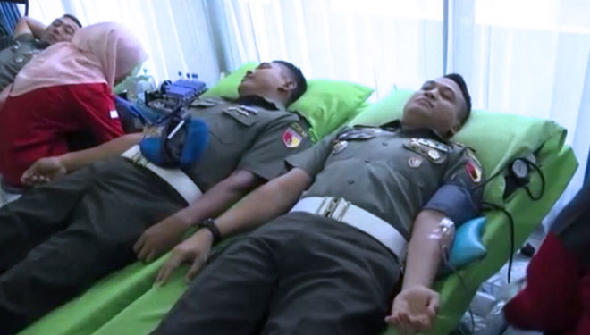 Kegiatan donor darah prajurit Pomdam V/Brawijaya, Jumat (14/6/2019). (Foto : Istimewa) 
